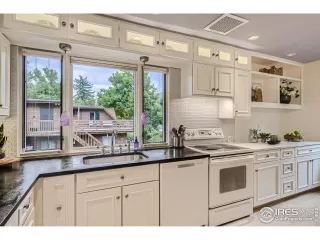 Photo #1: 996429 Listing