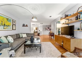 Photo #4: 996470 Listing