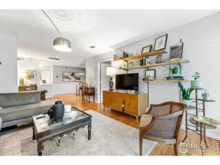 Photo #6: 996470 Listing