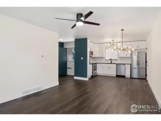 Photo #2: 996585 Listing