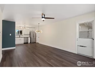 Photo #3: 996585 Listing