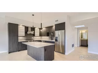 Photo #6: 996728 Listing 