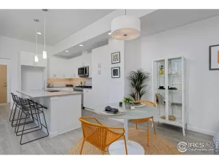 Photo #5: 996749 Listing 