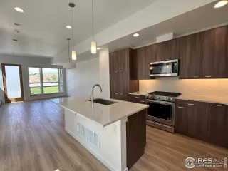 Photo #3: 996750 Listing