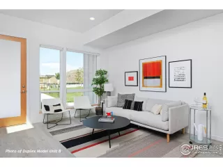 Photo #6: 996750 Listing