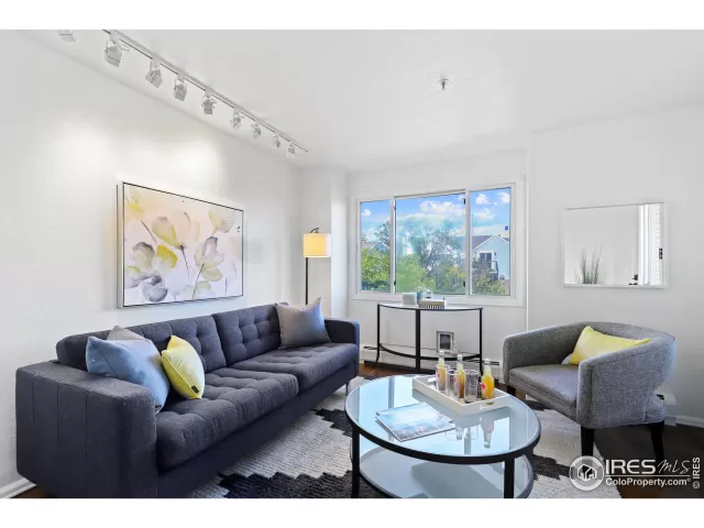 MLS: 996778 Condo For Sale