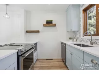 Photo #5: 996802 Listing