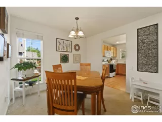 Photo #5: 996938 Listing