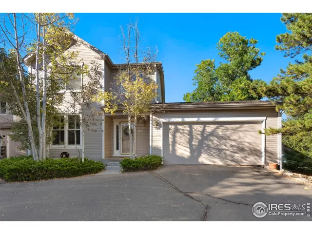 MLS: 997074 Condo For Sale