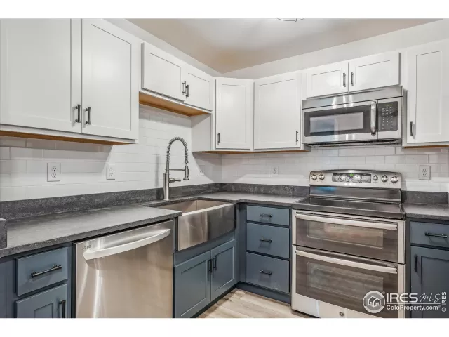 MLS: 997080 Condo For Sale