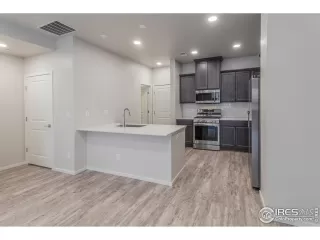 Photo #5: 997081 Listing