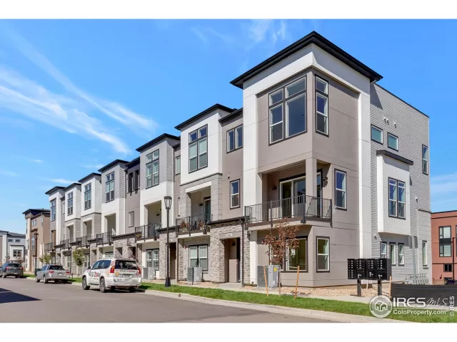 MLS: 997092 Condo For Sale