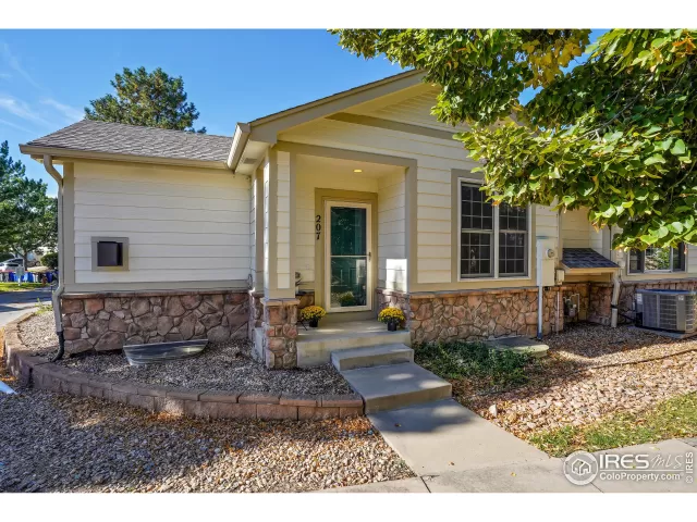 MLS: 997147 Condo For Sale