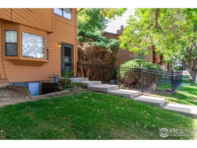 MLS: 997302 Condo For Sale