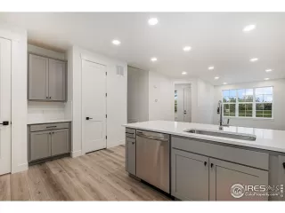 Photo #6: 997478 Listing