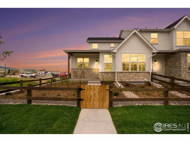 MLS: 997482 Condo For Sale