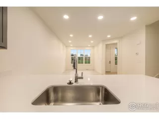 Photo #4: 997488 Listing