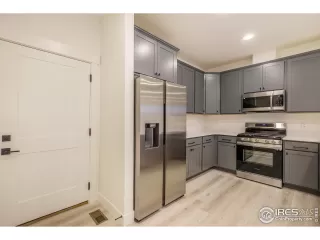 Photo #5: 997488 Listing