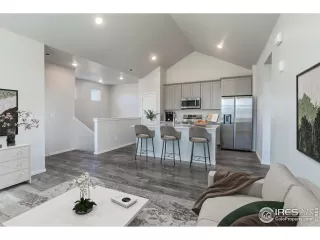 Photo #3: 997511 Listing