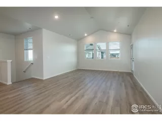 Photo #5: 997516 Listing