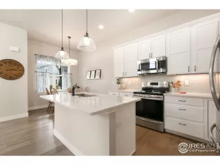 Photo #6: 997657 Listing