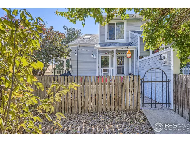 MLS: 997687 Condo For Sale