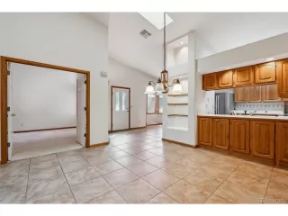 Photo #5: 9976928 Listing