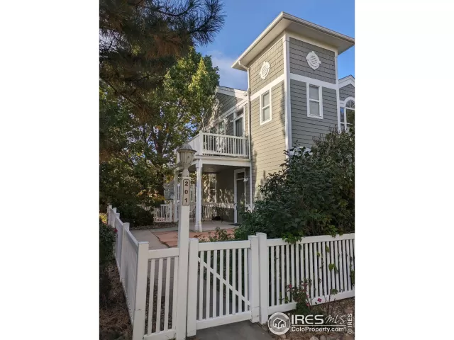 MLS: 997819 Condo For Sale