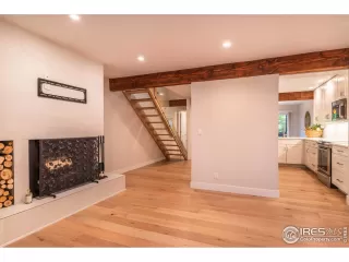 Photo #4: 997869 Listing