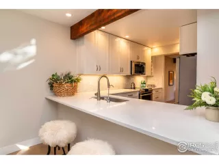 Photo #5: 997869 Listing