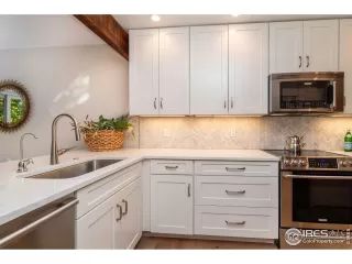 Photo #6: 997869 Listing