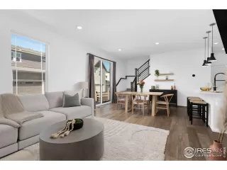 Photo #4: 997880 Listing