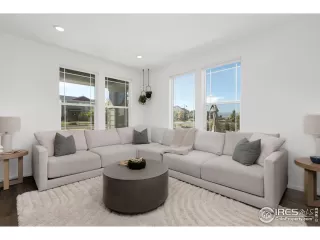 Photo #5: 997880 Listing