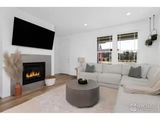 Photo #6: 997880 Listing