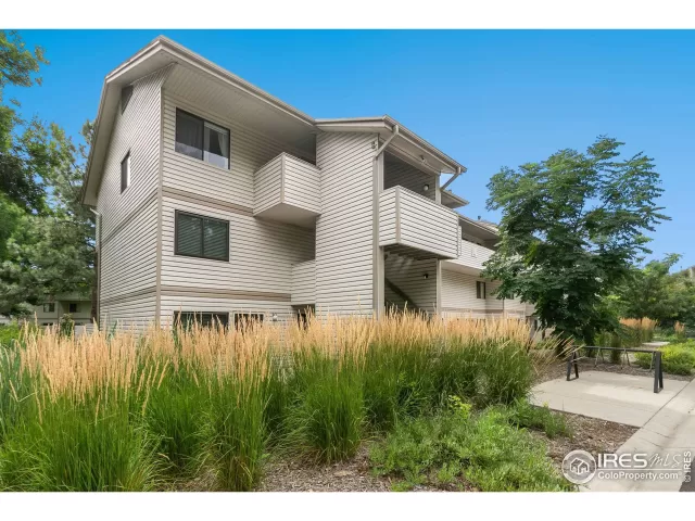 MLS: 997935 Condo For Sale