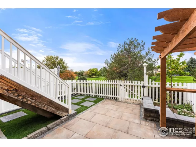 MLS: 998093 Condo For Sale