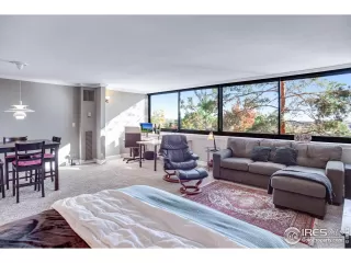 Photo #4: 998098 Listing