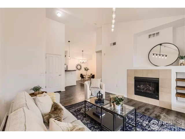 MLS: 998130 Condo For Sale