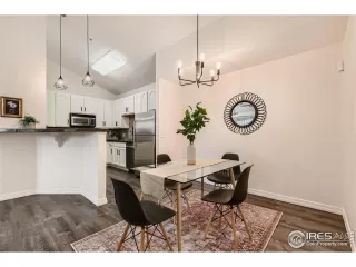 Photo #3: 998130 Listing