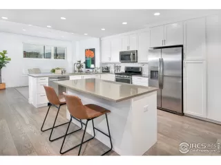 Photo #2: 998187 Listing