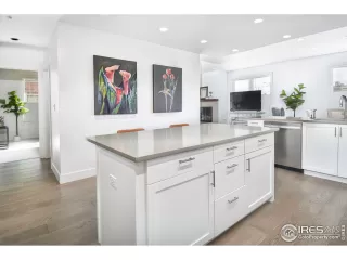 Photo #3: 998187 Listing