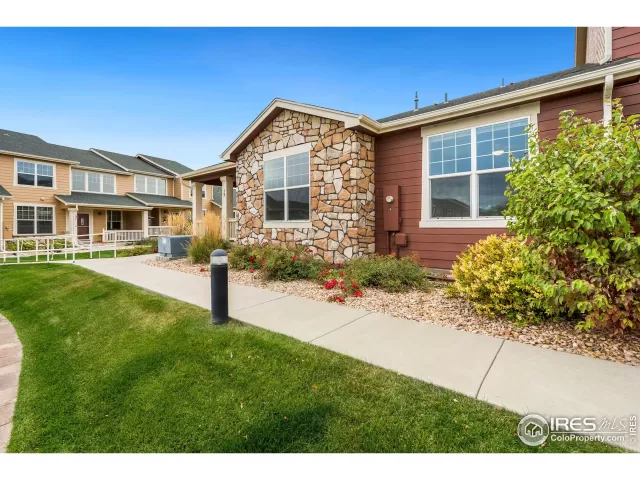 MLS: 998207 Condo For Sale