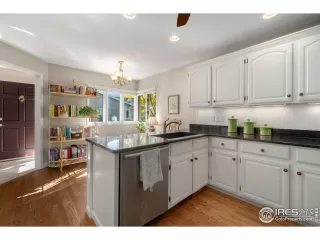 Photo #2: 998263 Listing