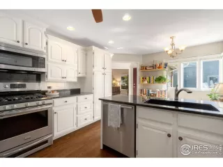 Photo #3: 998263 Listing