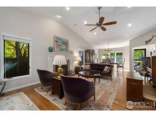 Photo #4: 998263 Listing