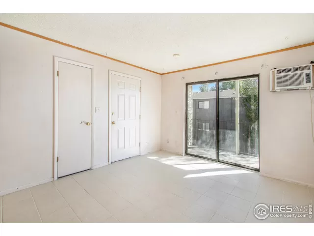 MLS: 998292 Condo For Sale