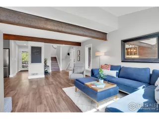 Photo #3: 998293 Listing