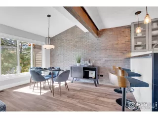 Photo #6: 998293 Listing