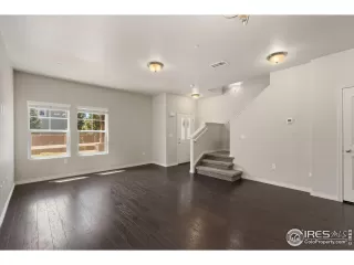 Photo #2: 998327 Listing