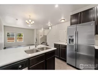 Photo #5: 998327 Listing